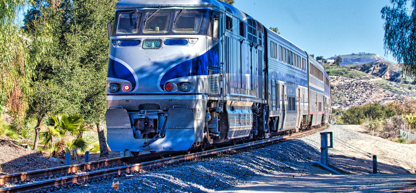 Image: Amtrak Pacific Surfliner. (photo via Laser1987 / iStock / Getty Images Plus)