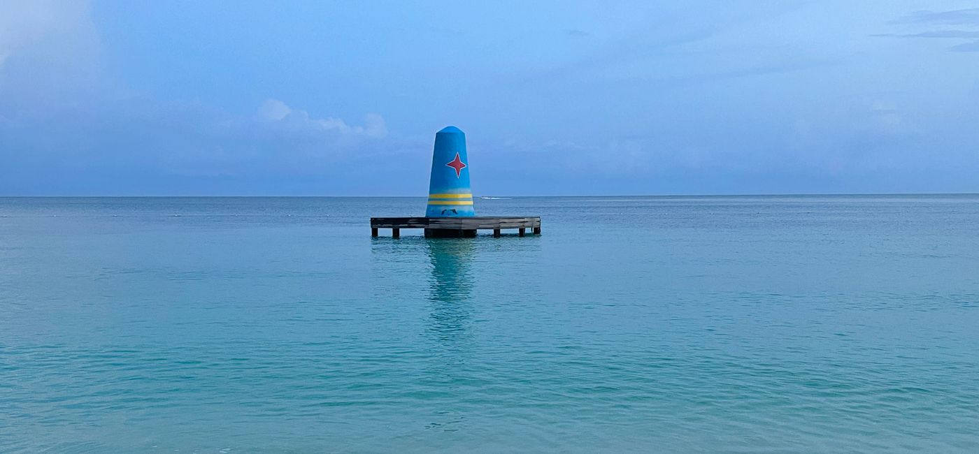 Image: Beach in Aruba (Photo via Sarah Greaves-Gabbadon)